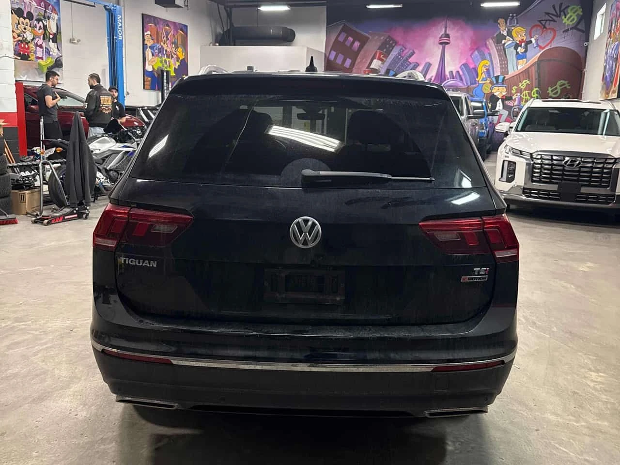 VW Tiguan Highline/CARFAX/Подгрев/Панорама/+ Гуми, снимка 5 - Автомобили и джипове - 54403013