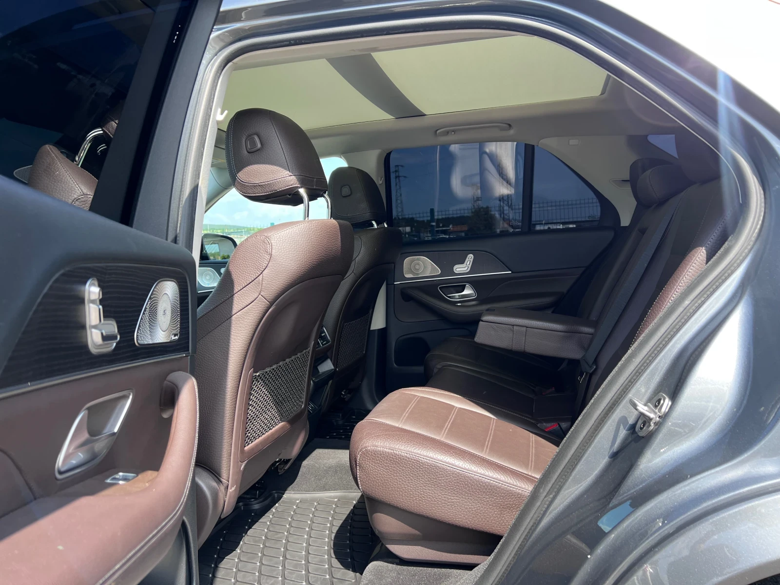 Mercedes-Benz GLE 400 d* 4-Matic* AMG* 7-Места* , снимка 11 - Автомобили и джипове - 54735103