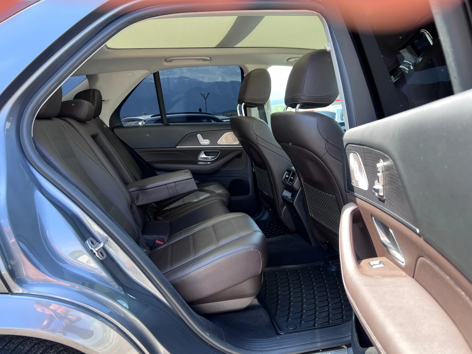 Mercedes-Benz GLE 400 d* 4-Matic* AMG* 7-Места* , снимка 14 - Автомобили и джипове - 54735103