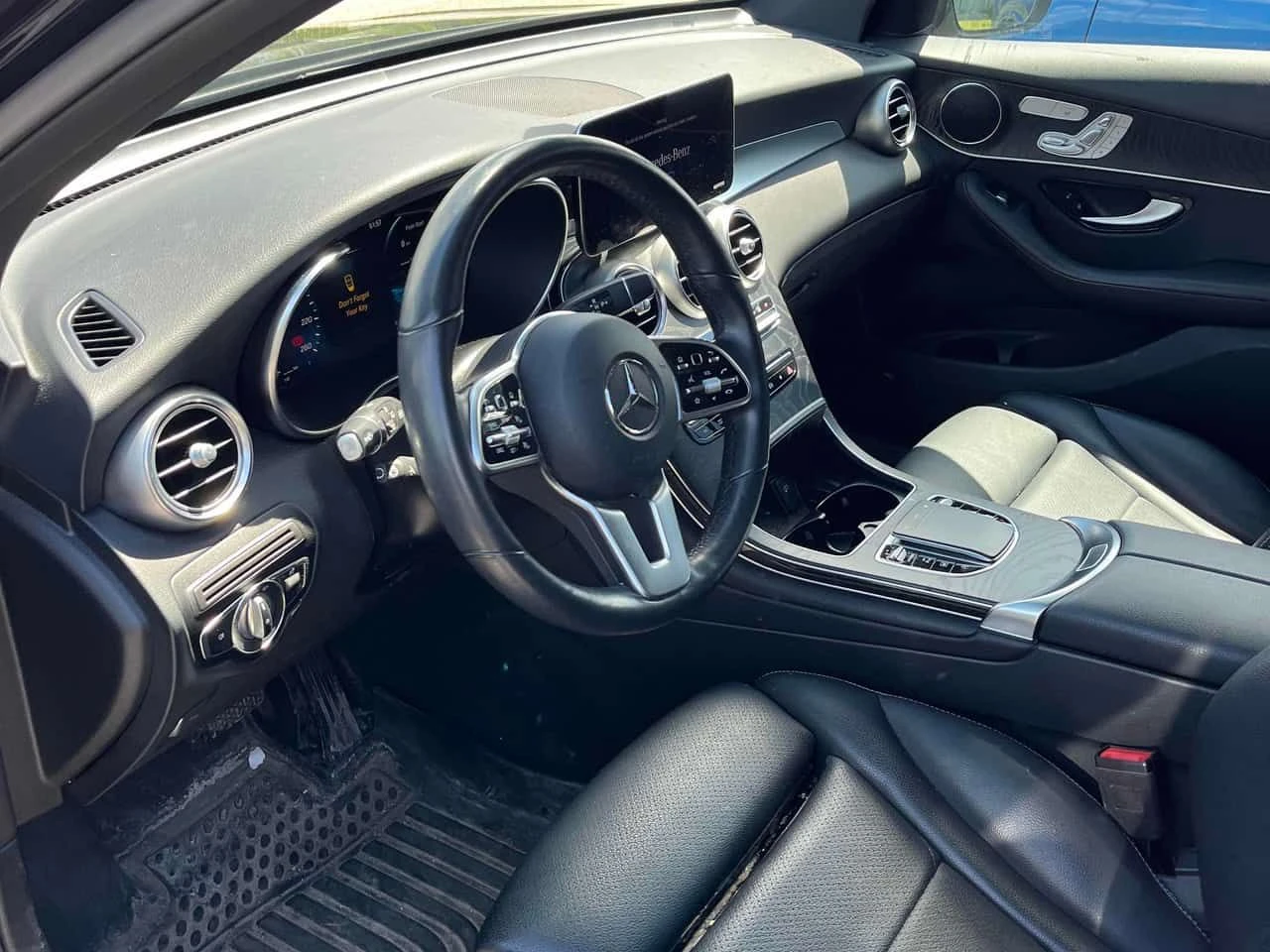 Mercedes-Benz GLC 300 * CARFAX * ОПЦИЯ ЗА ФИНАНСИРАНЕ, снимка 5 - Автомобили и джипове - 55505452