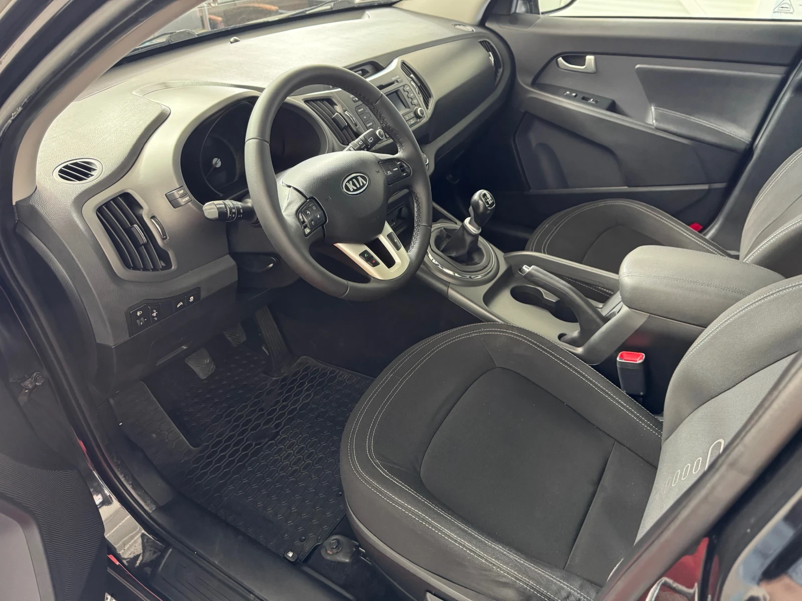 Kia Sportage 1.7 CRDI 116 hp - 2WD, снимка 8 - Автомобили и джипове - 55613500