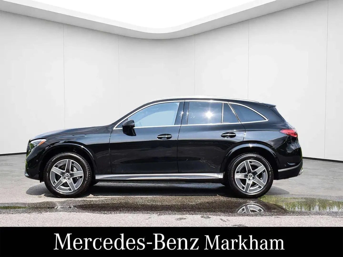 Mercedes-Benz GLC 300 4MATIC/PREMIUM/DRIVE-ASSISTS/PANOROOF, снимка 3 - Автомобили и джипове - 55694025