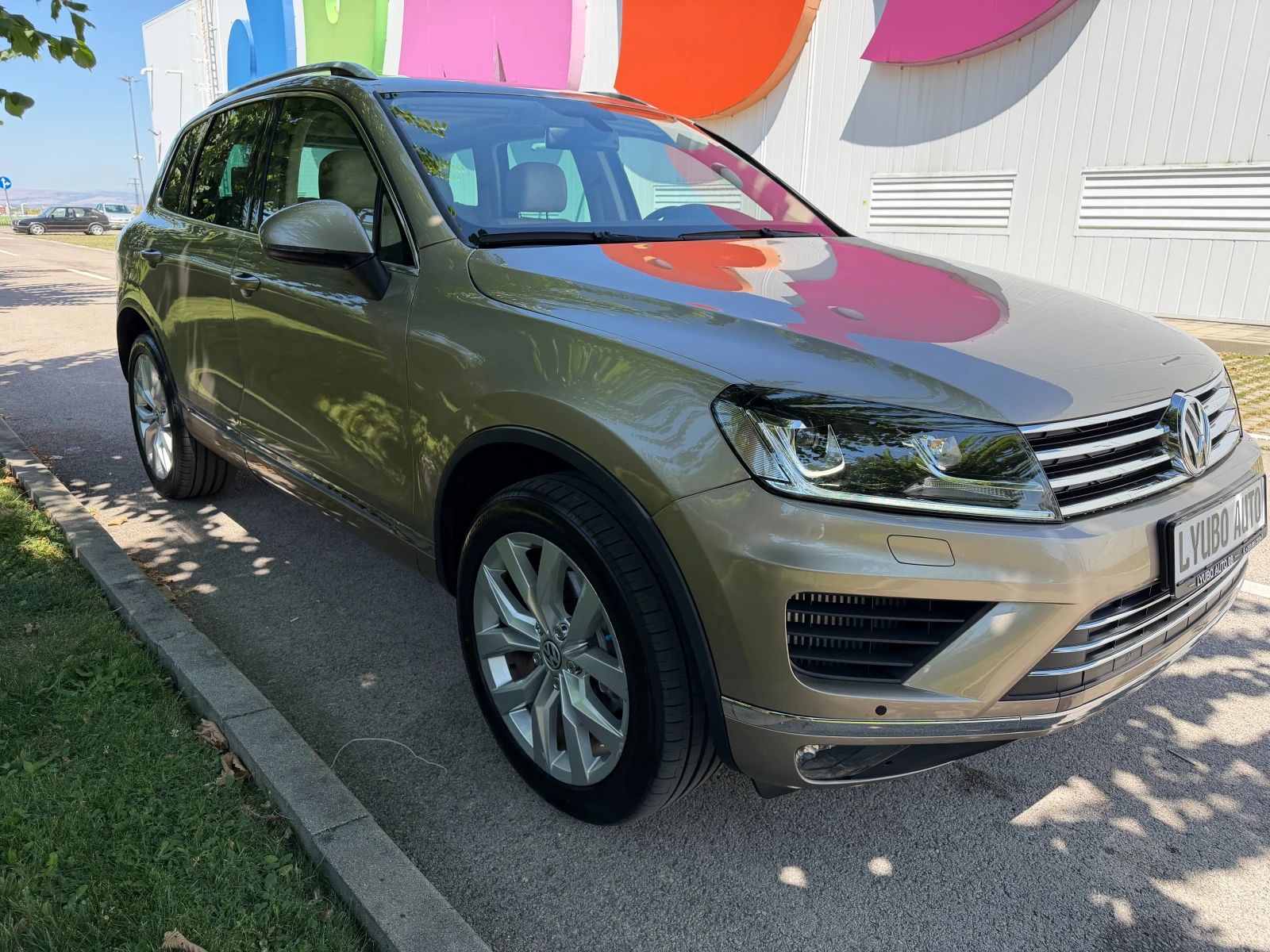 VW Touareg 3.0 TDI FACELIFT КОЖА ПАНОРАМА ПАМЕТ 157 000км! , снимка 3 - Автомобили и джипове - 55695140