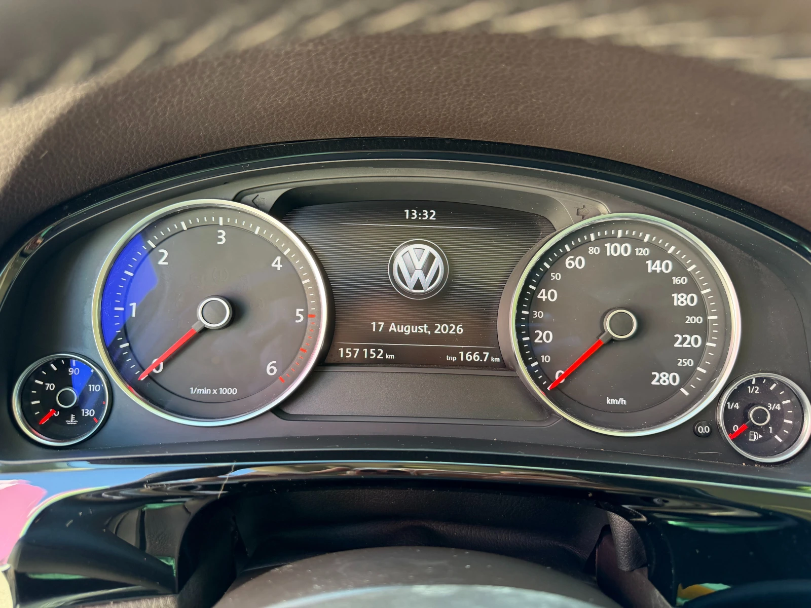 VW Touareg 3.0 TDI FACELIFT КОЖА ПАНОРАМА ПАМЕТ 157 000км! , снимка 12 - Автомобили и джипове - 55695140