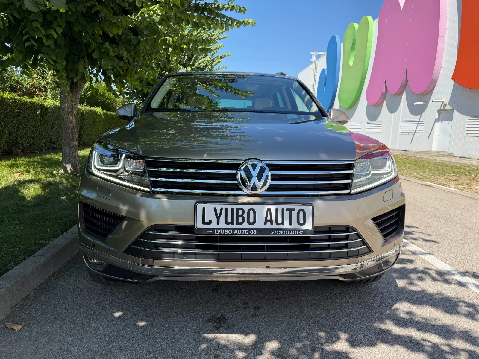VW Touareg 3.0 TDI FACELIFT КОЖА ПАНОРАМА ПАМЕТ 157 000км! , снимка 2 - Автомобили и джипове - 55695140