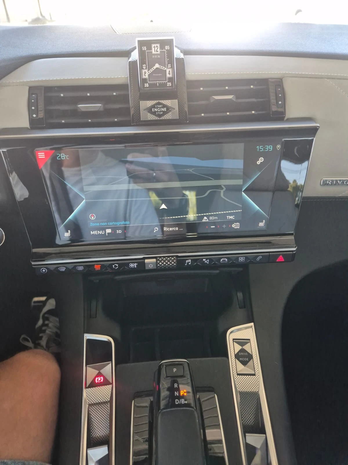 DS DS 7 Crossback 1.6 Tenese 4x4 300кс., снимка 9 - Автомобили и джипове - 56299429
