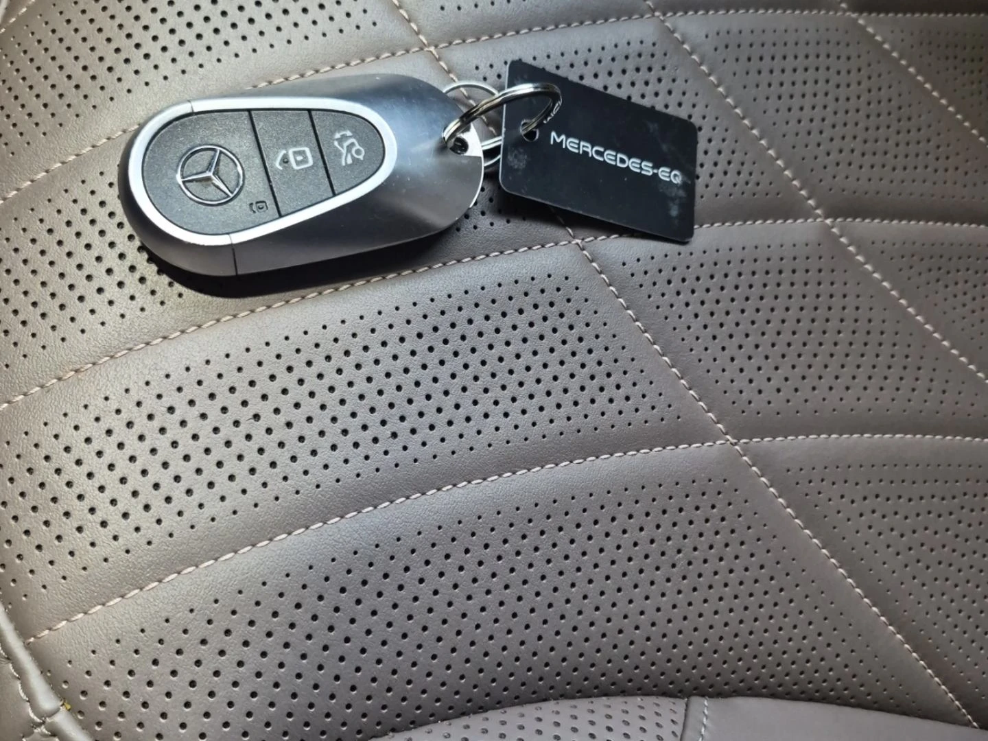 Mercedes-Benz EQE Hyperscreen* HUD* Burmester* ������ | Mobile.bg � ����������� 9