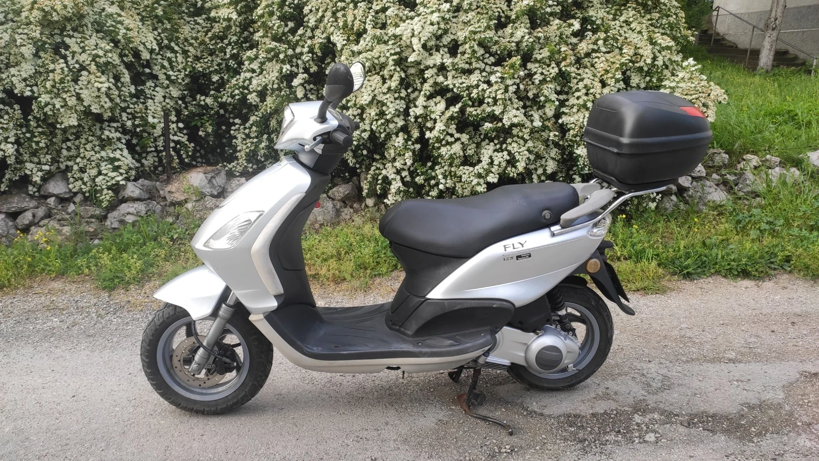 Piaggio Fly