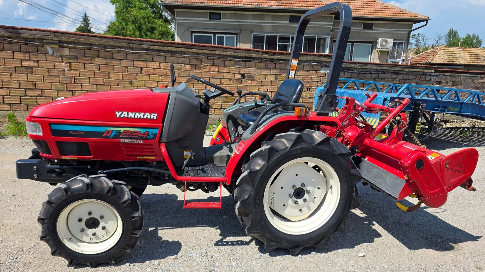 Трактор Yanmar AF224S с фреза, 4x4, 24 к.с., АграБГ Джолев , снимка 3 - Селскостопанска техника - 5227327