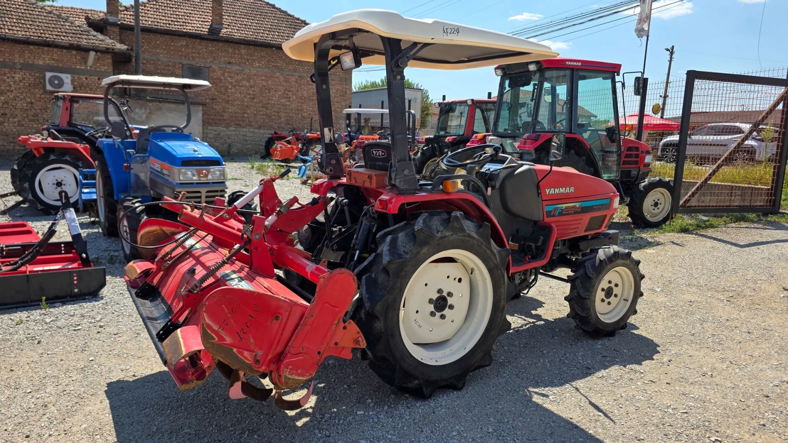 Трактор Yanmar AF224 с фреза, 4x4, 24 к.с., АграБГ Джолев , снимка 4 - Селскостопанска техника - 5227327