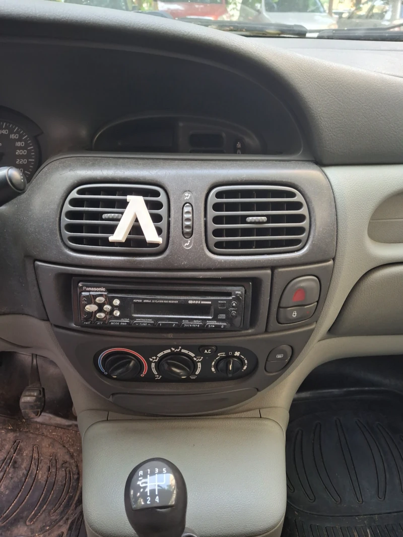 Renault Scenic, снимка 8 - Автомобили и джипове - 47220783