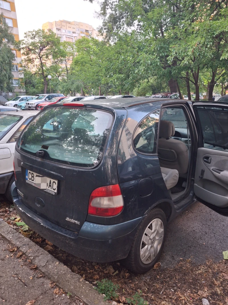 Renault Scenic, снимка 7 - Автомобили и джипове - 47220783