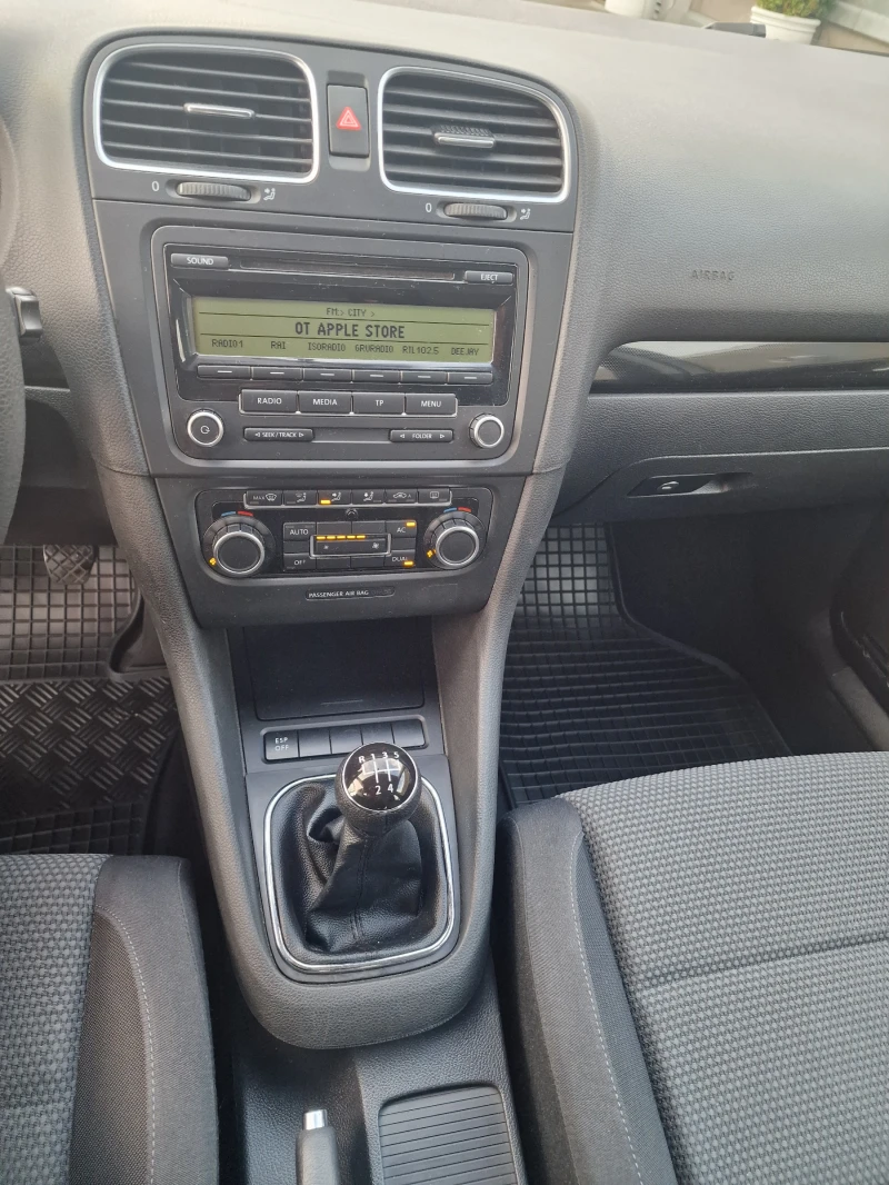 VW Golf  VI 2.0 TDI 110 k.c., снимка 11 - Автомобили и джипове - 47468506