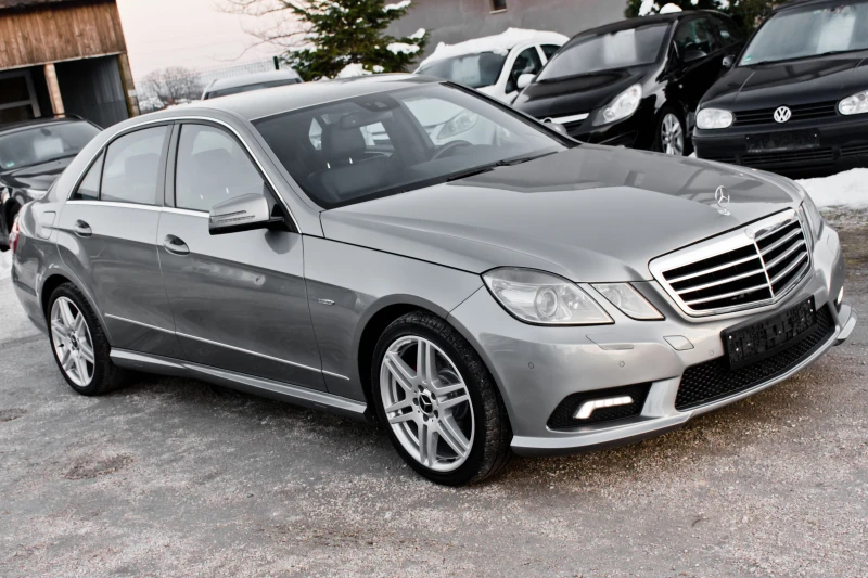 Mercedes-Benz E 220 Amg pack , снимка 1 - Автомобили и джипове - 49229559