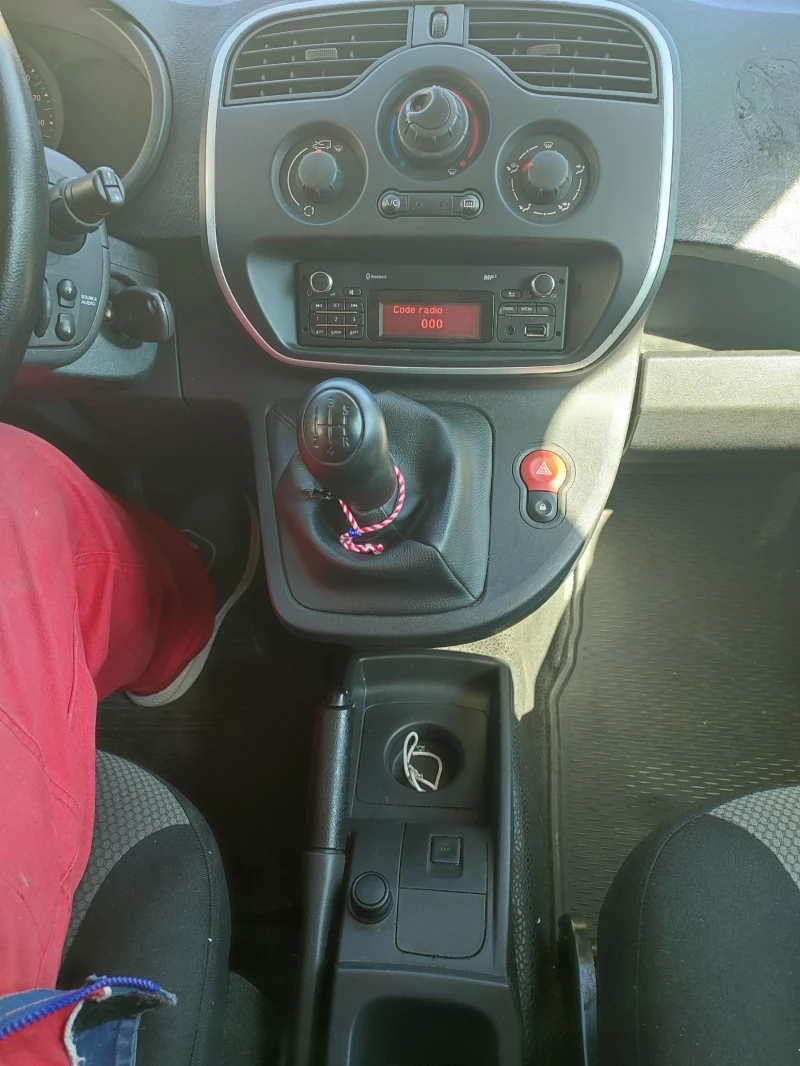 Renault Kangoo Grand comfort 4d 1.5CDI 75 климатик , снимка 12 - Автомобили и джипове - 52631774