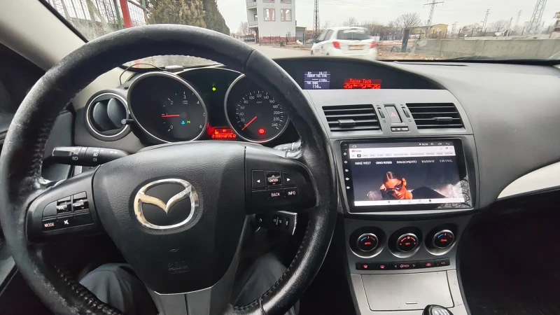 Mazda 3, снимка 15 - Автомобили и джипове - 52856057