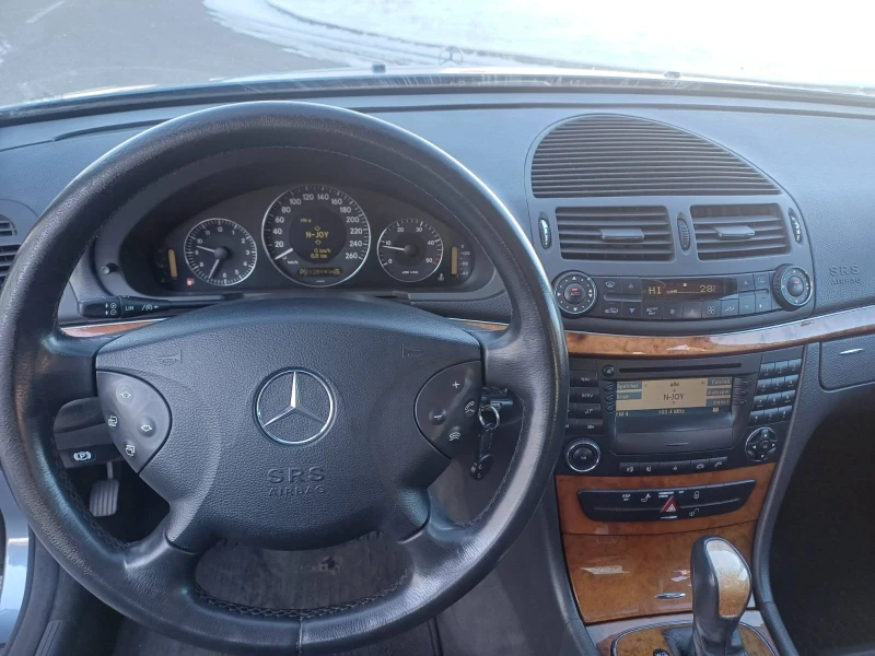 Mercedes-Benz E 270, снимка 7 - Автомобили и джипове - 53187689
