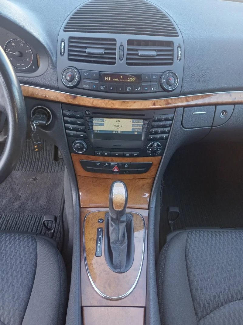Mercedes-Benz E 270, снимка 8 - Автомобили и джипове - 53187689