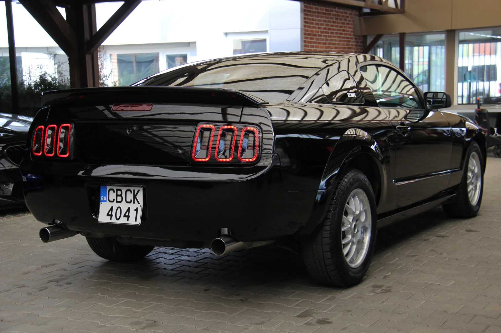 Ford Mustang GT V8  - изображение 4