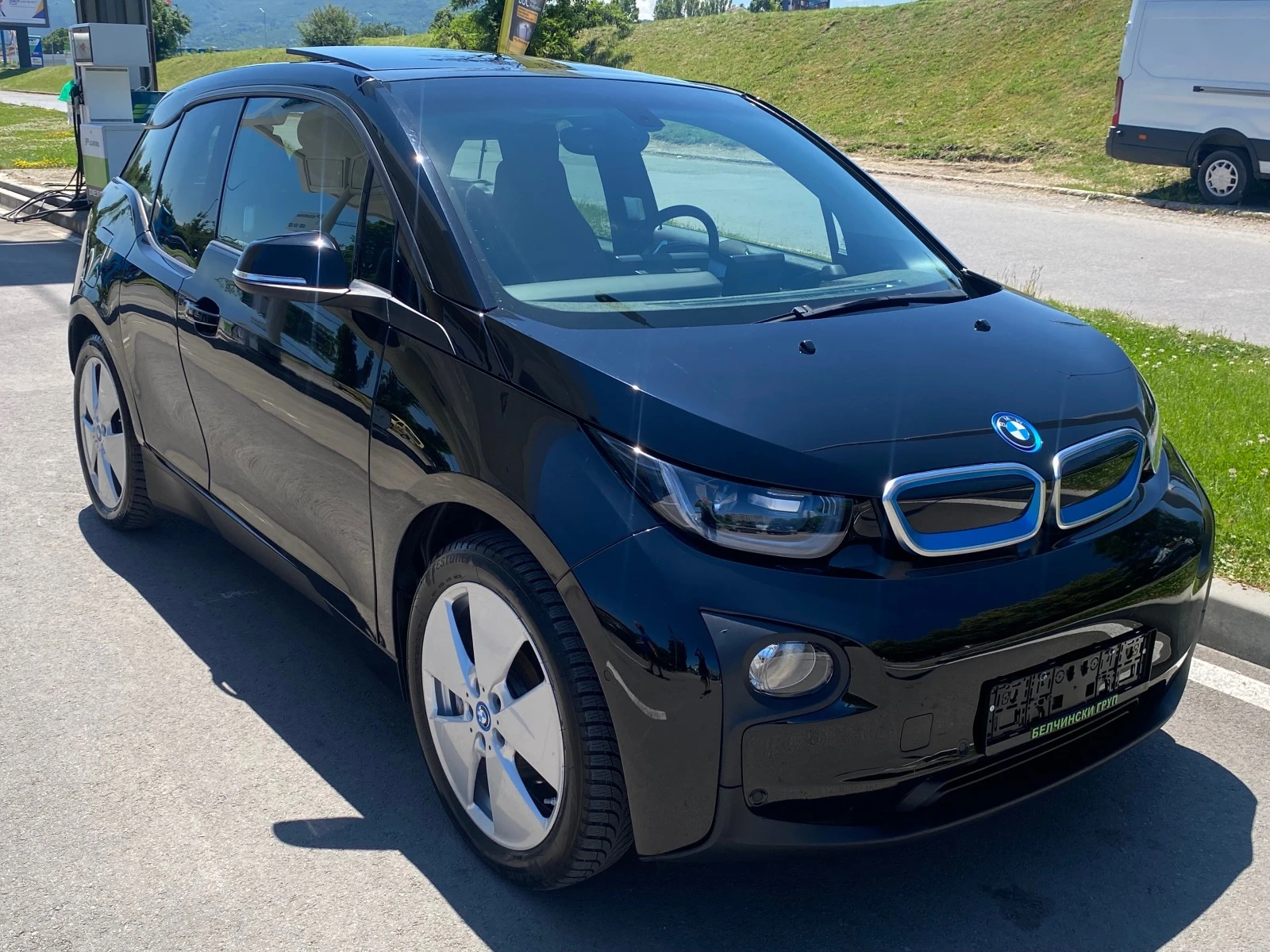 BMW i3 94AH/ПАНОРАМА/КОЖА/ШВЕЙЦАРИЯ - изображение 2