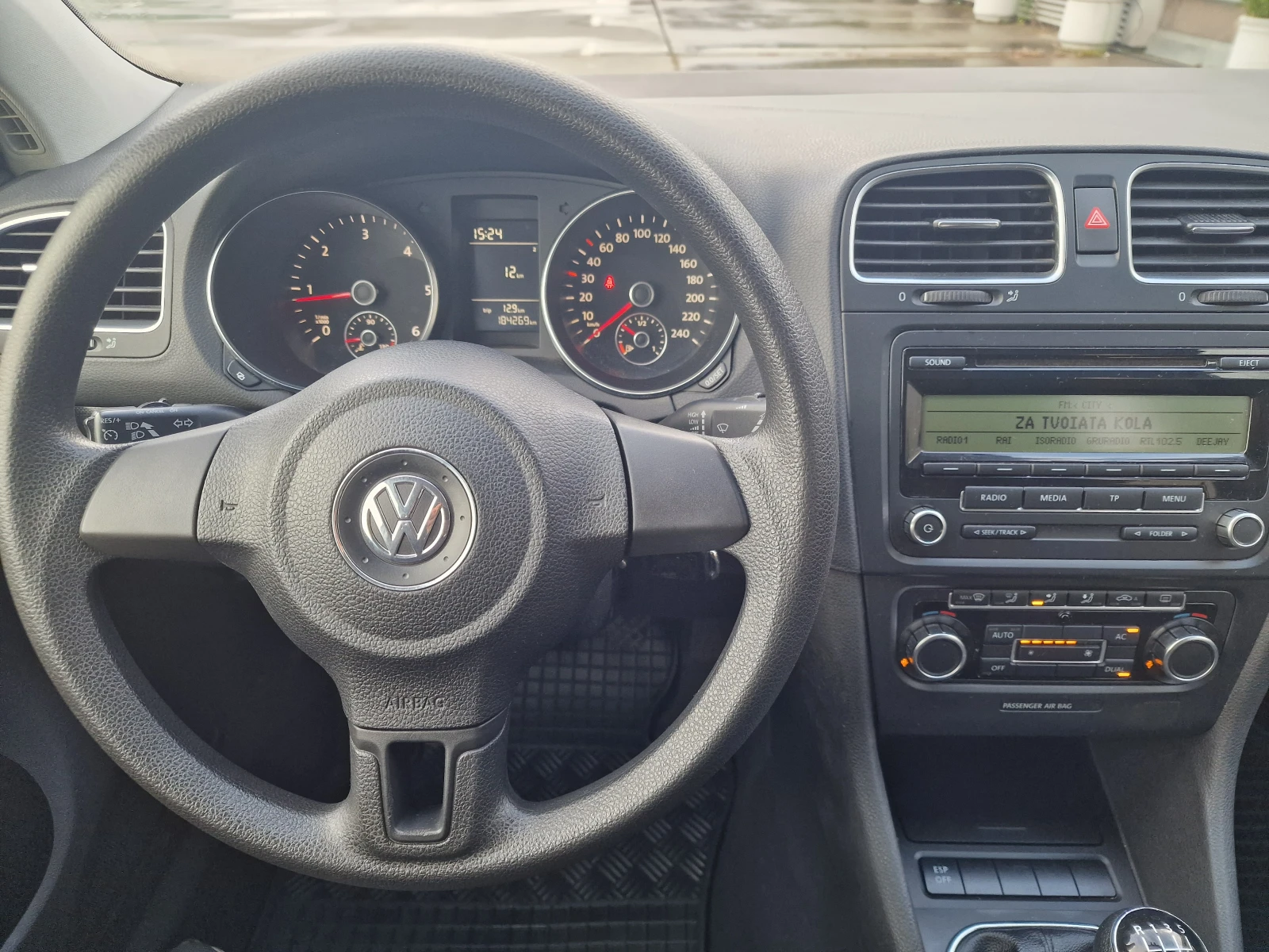 VW Golf  VI 2.0 TDI 110 k.c. - изображение 10