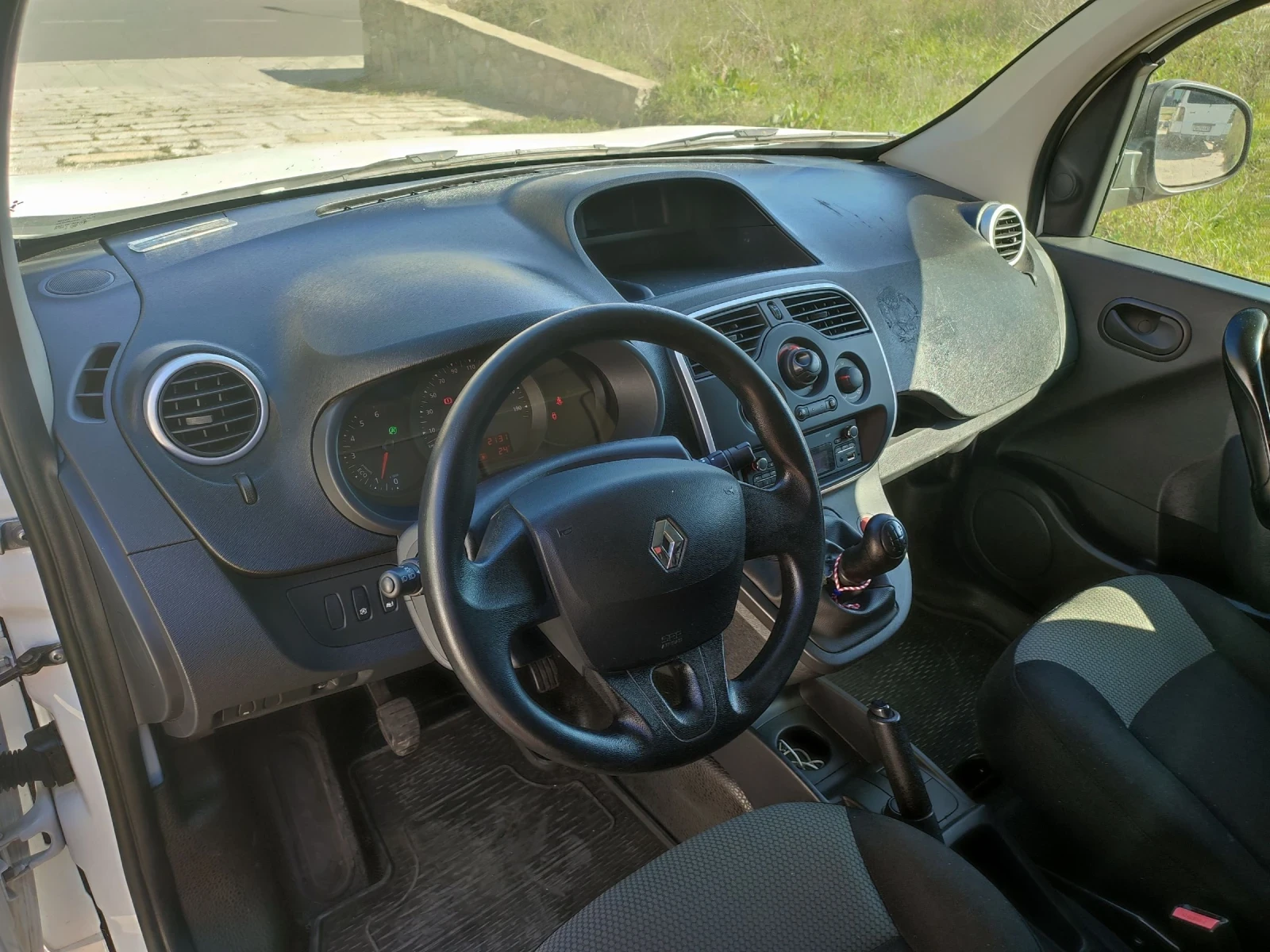 Renault Kangoo Grand comfort 4d 1.5CDI 75 климатик  - изображение 10
