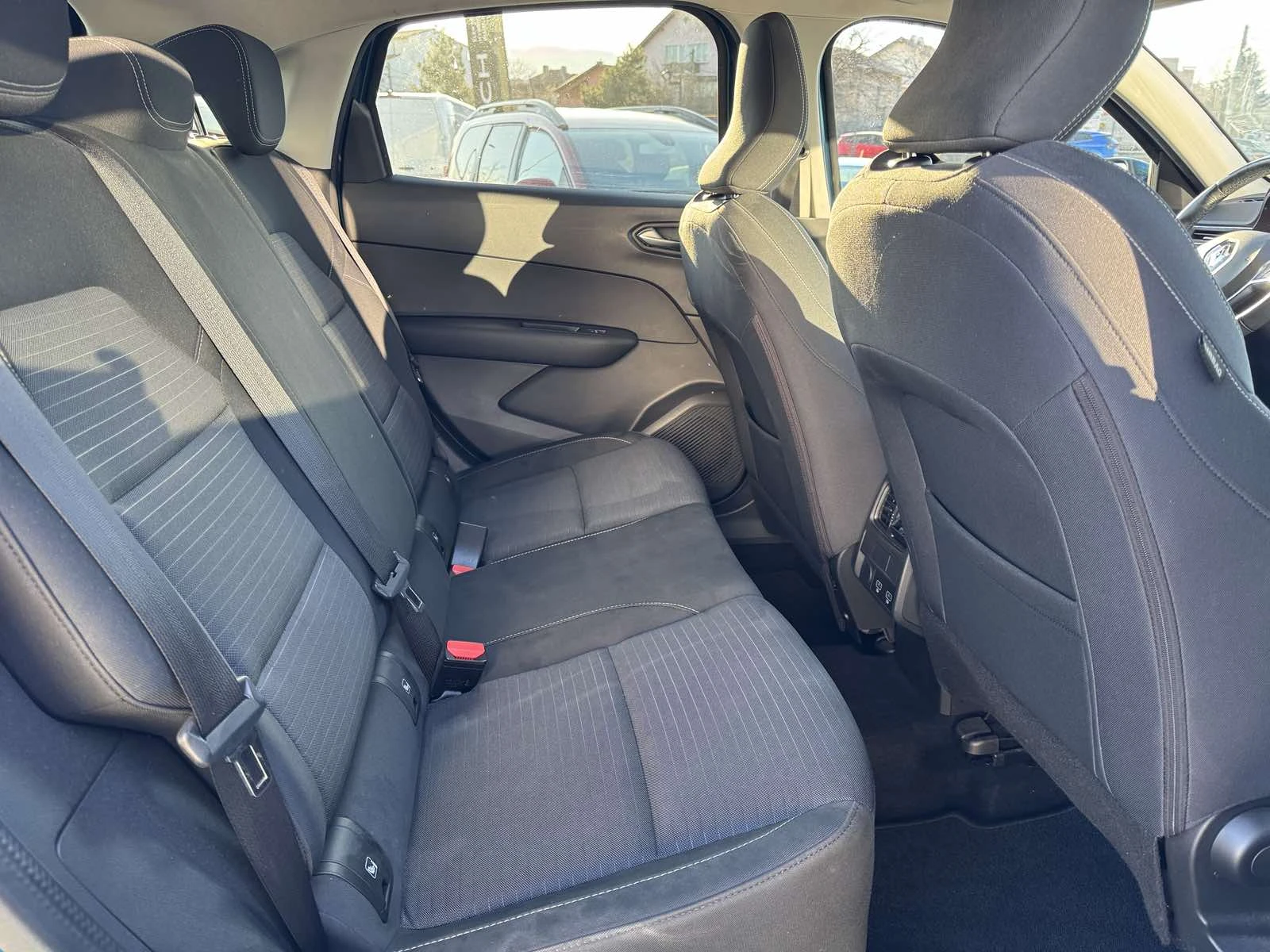 Renault Arkana  E-TECH - изображение 10