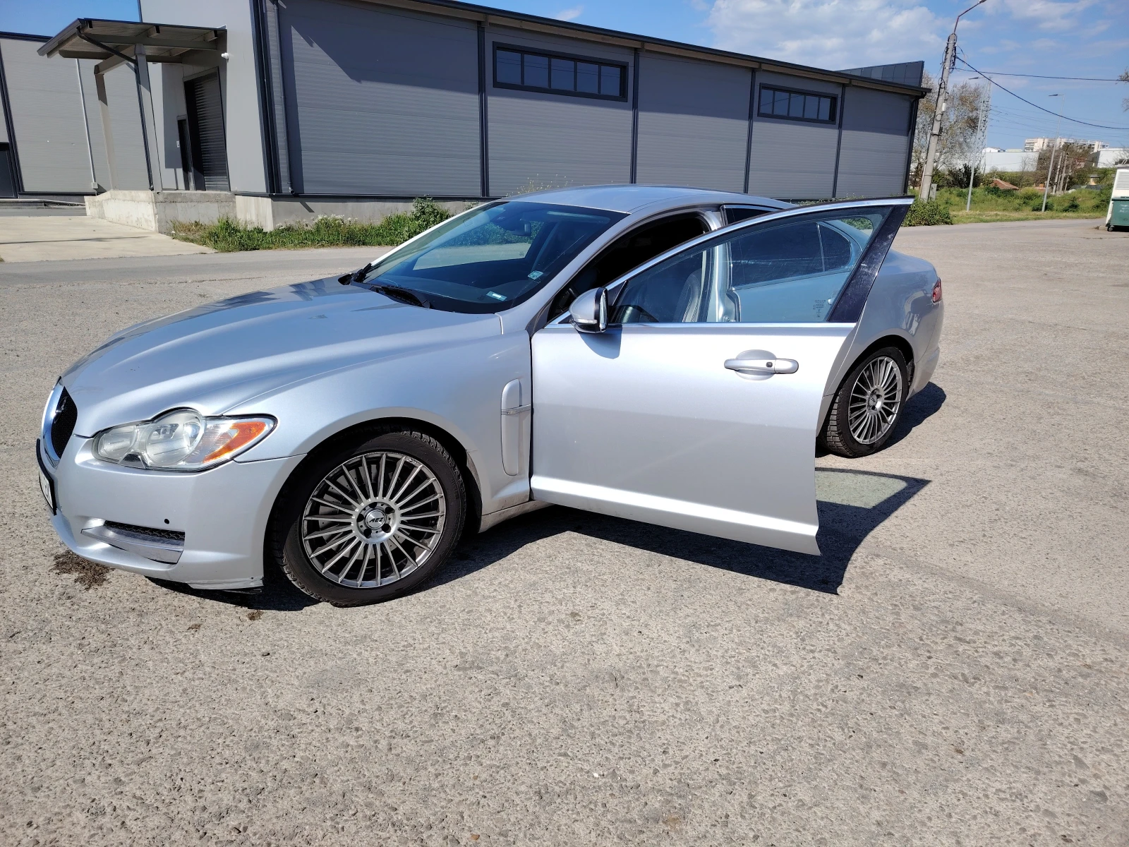 Jaguar Xf 3000 - изображение 6