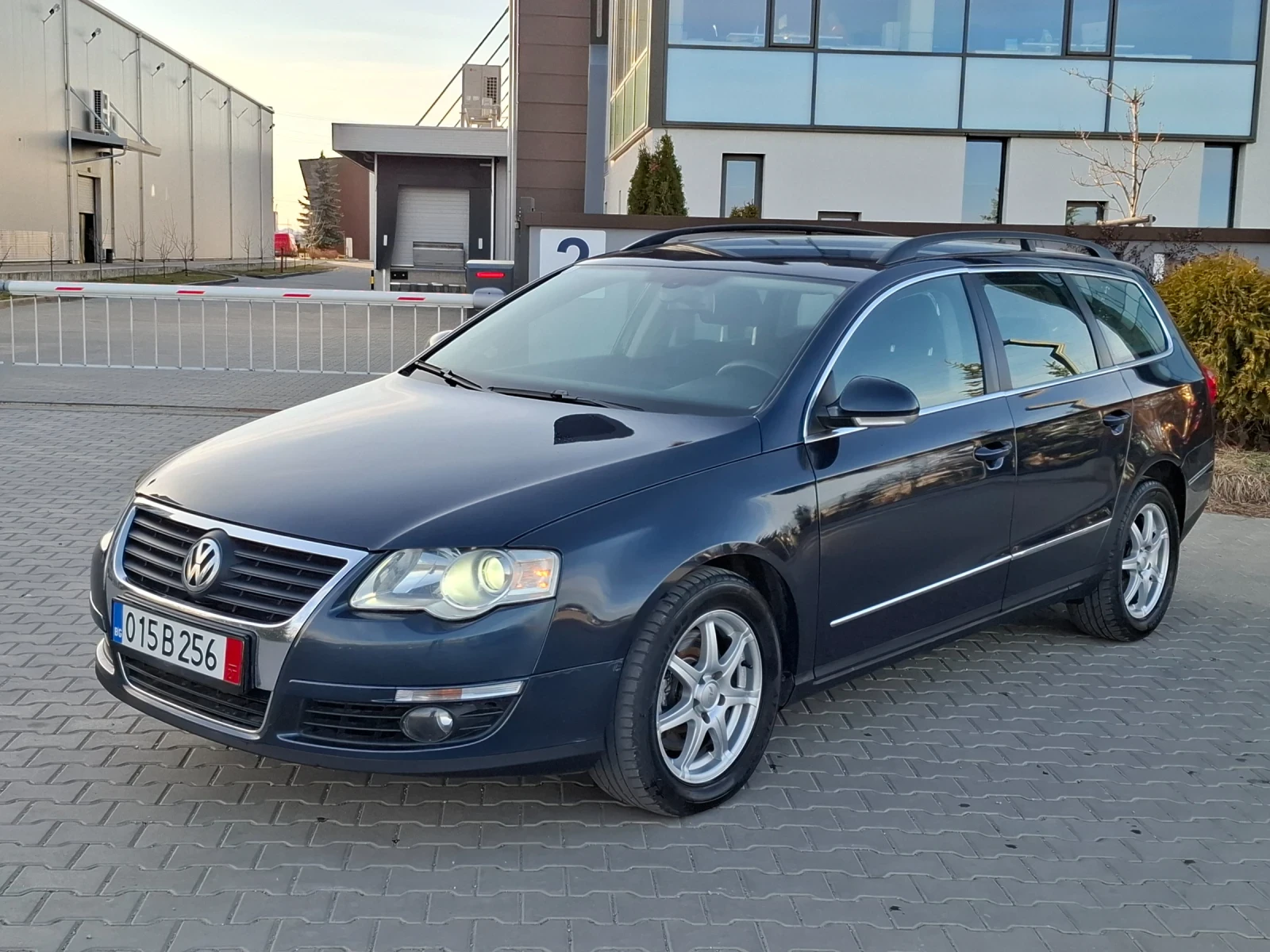 VW Passat 2.0TDI* (140кс)* XENON* НОВ ВНОС* , снимка 3 - Автомобили и джипове - 53772925