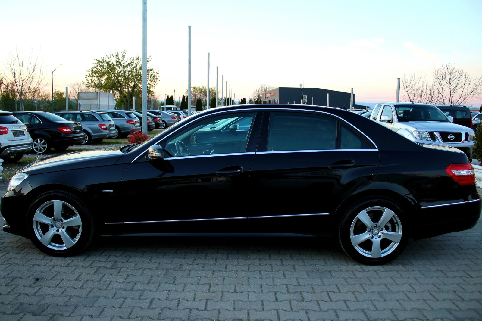 Mercedes-Benz E 220 ПРОДАДЕН, снимка 4 - Автомобили и джипове - 53866749