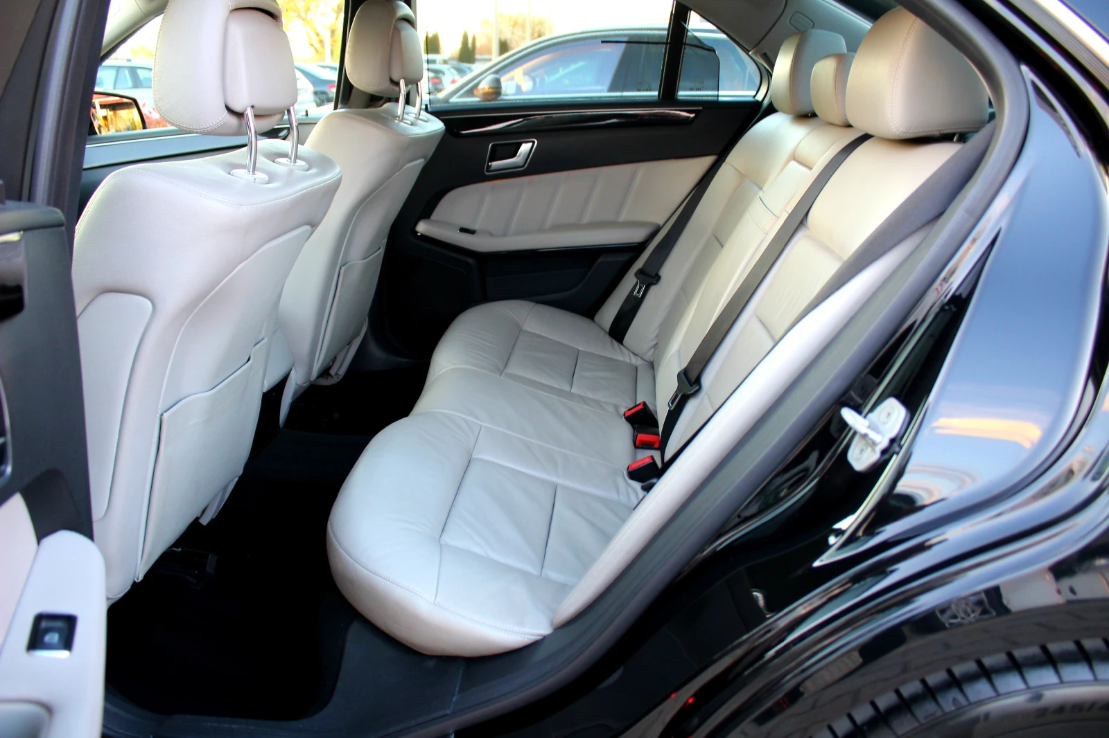 Mercedes-Benz E 220 ПРОДАДЕН, снимка 14 - Автомобили и джипове - 53866749