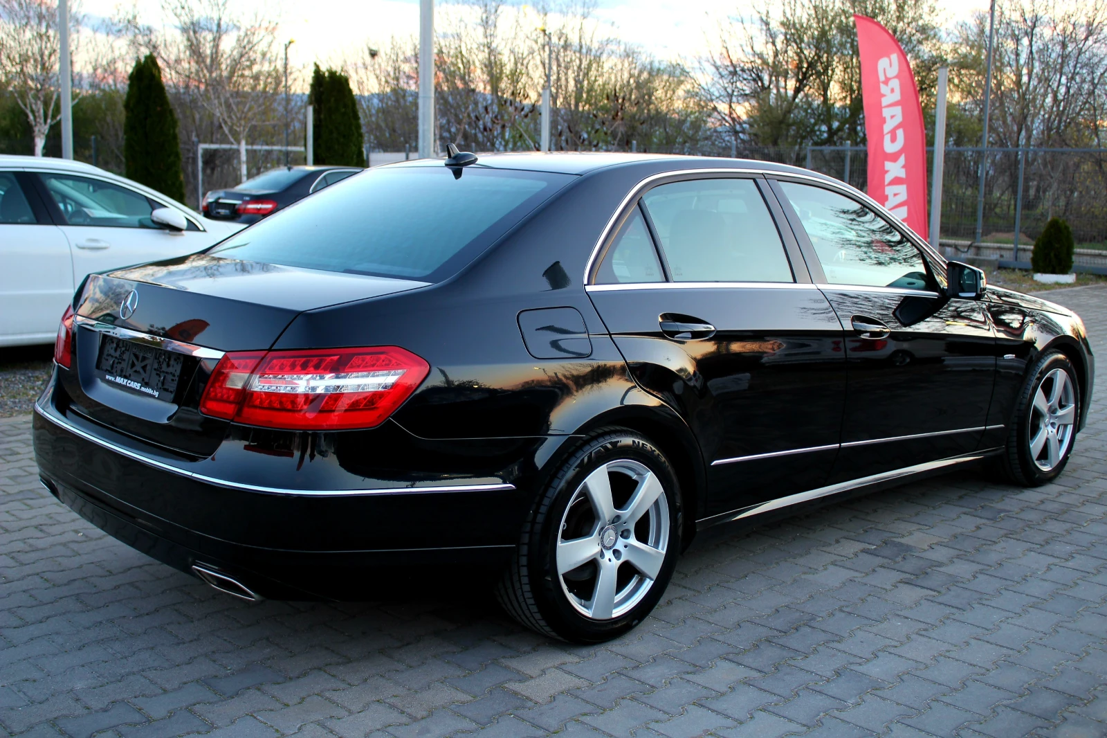 Mercedes-Benz E 220 ПРОДАДЕН, снимка 7 - Автомобили и джипове - 53866749