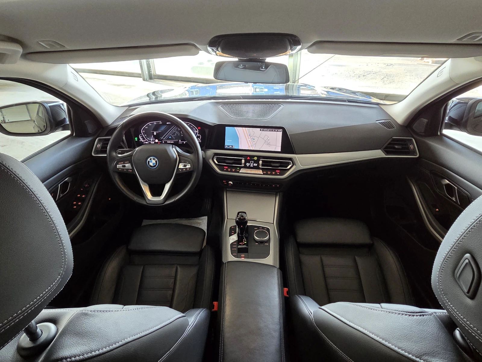 BMW 320 Business - Hybrid - Automatic - 163 hp - 25.958 km | Mobile.bg � ����������� 12