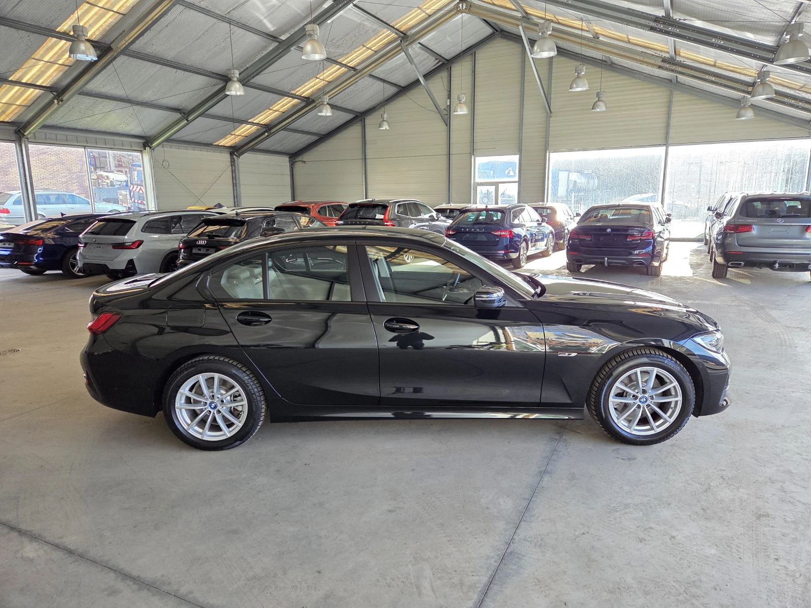 BMW 320 Business - Hybrid - Automatic - 163 hp - 25.958 km | Mobile.bg � ����������� 2