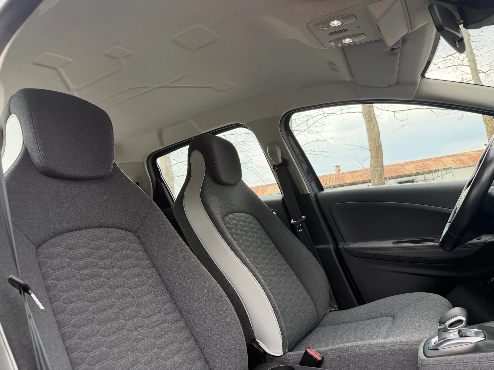 Renault Zoe 52kw* 37000км* Камера* Подгреви* Следене на ленти , снимка 10 - Автомобили и джипове - 53962129