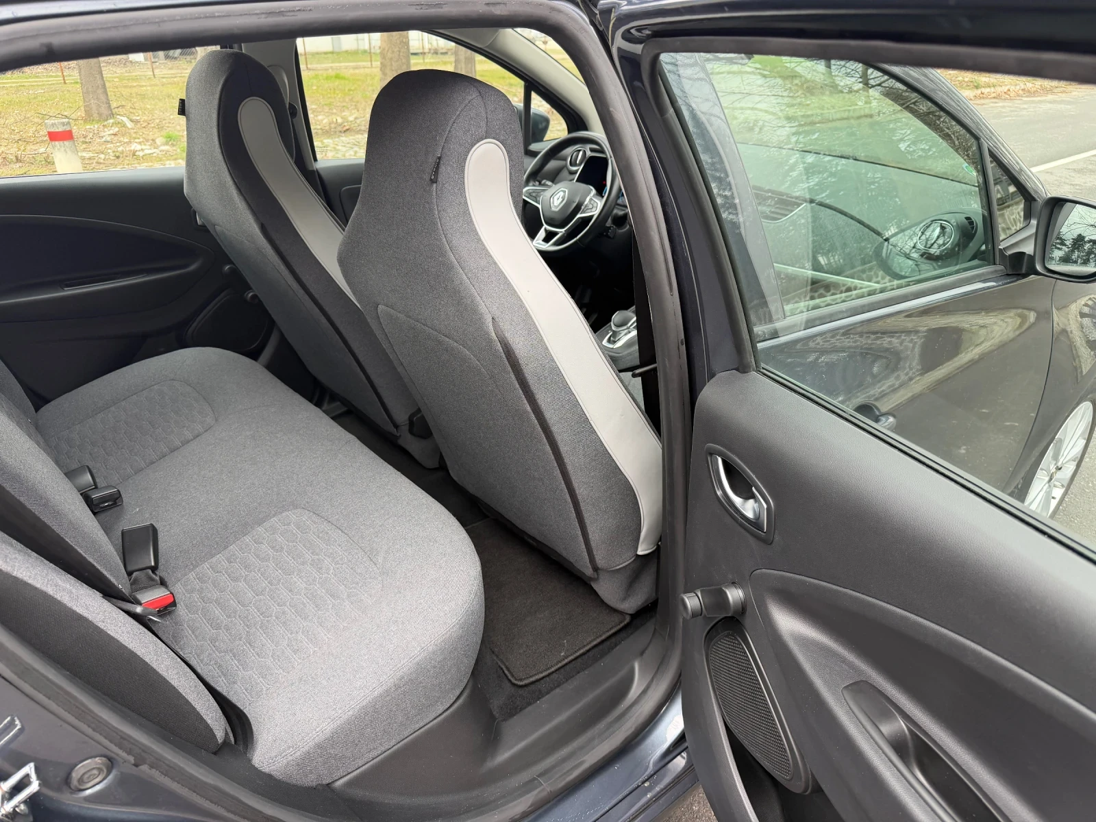 Renault Zoe 52kw* 37000км* Камера* Подгреви* Следене на ленти , снимка 15 - Автомобили и джипове - 53962129