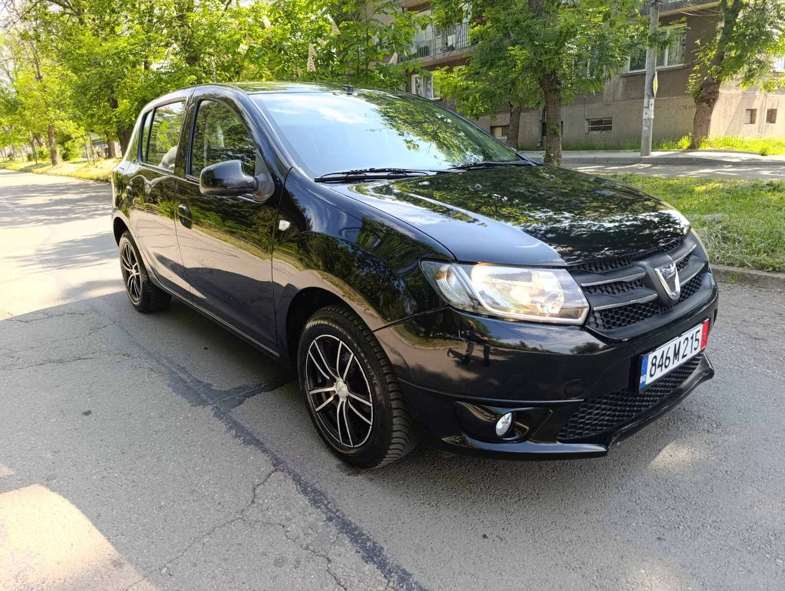 Dacia Sandero 2013г. Газ/бензин, навигация, снимка 3 - Автомобили и джипове - 54628499