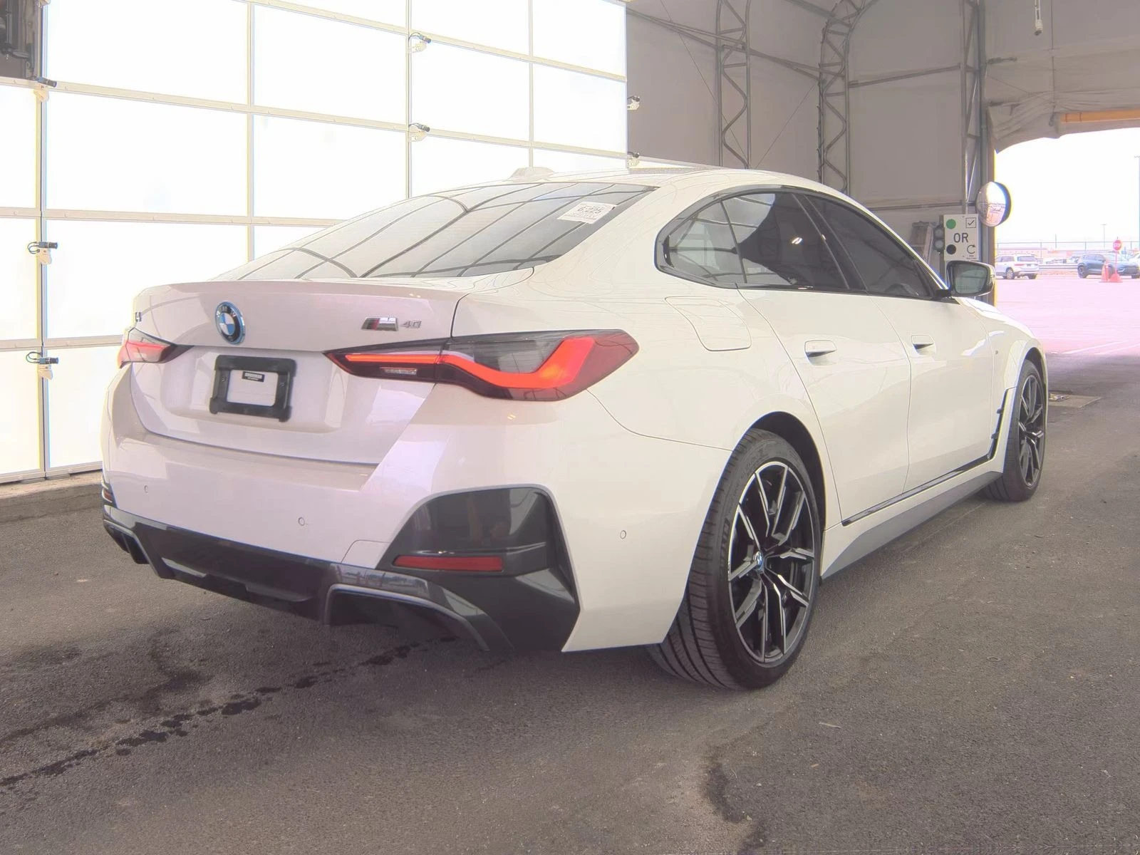 BMW i4 eDrive40 M Sport Line | HUD | 360 ������ |  | Mobile.bg � ����������� 4