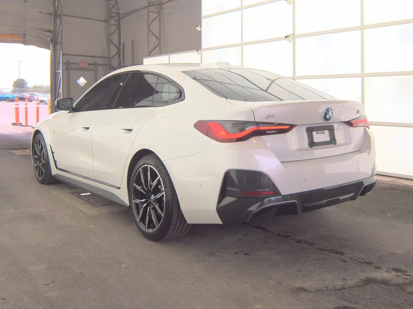 BMW i4 eDrive40 M Sport Line | HUD | 360 ������ |  | Mobile.bg � ����������� 7