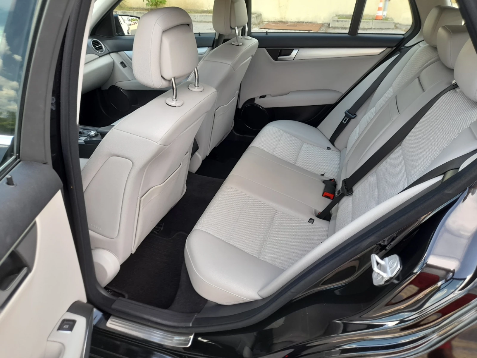 Mercedes-Benz C 200 2.2 CDI AMG ����� | Mobile.bg � ����������� 9