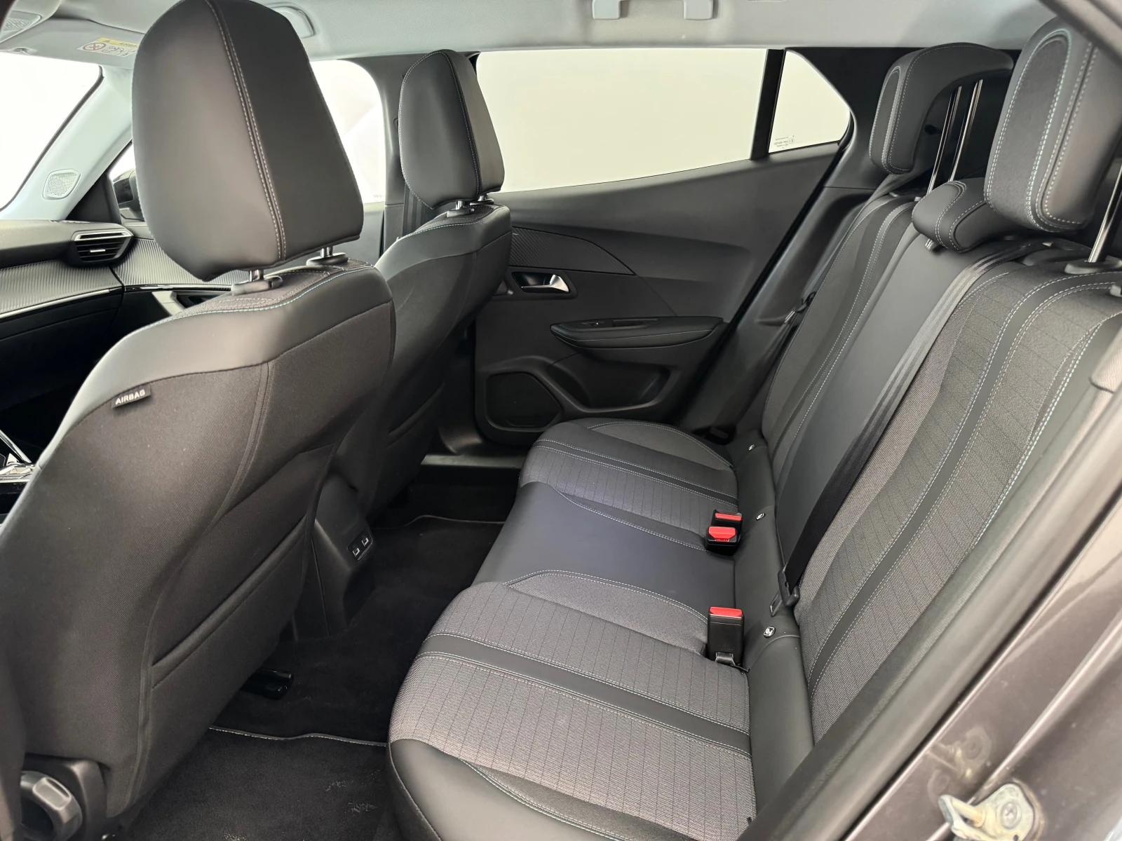Peugeot 2008 1.5 BlueHDI 8мм Сменена верига ЕАТ8, снимка 12 - Автомобили и джипове - 55775087