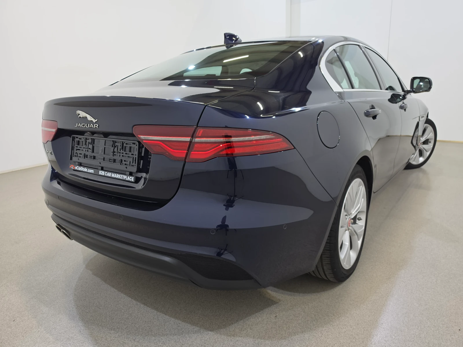 Jaguar XE LED-Xenon Navi-Pro Leather KeylessGo Camera 360 | Mobile.bg � ����������� 5