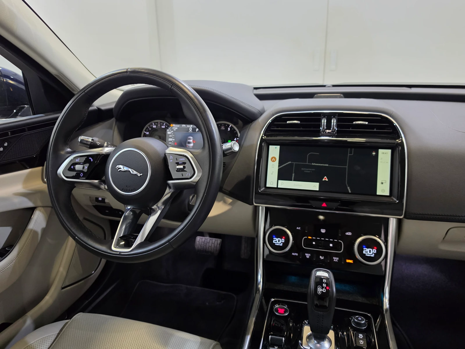 Jaguar XE LED-Xenon Navi-Pro Leather KeylessGo Camera 360 | Mobile.bg � ����������� 9