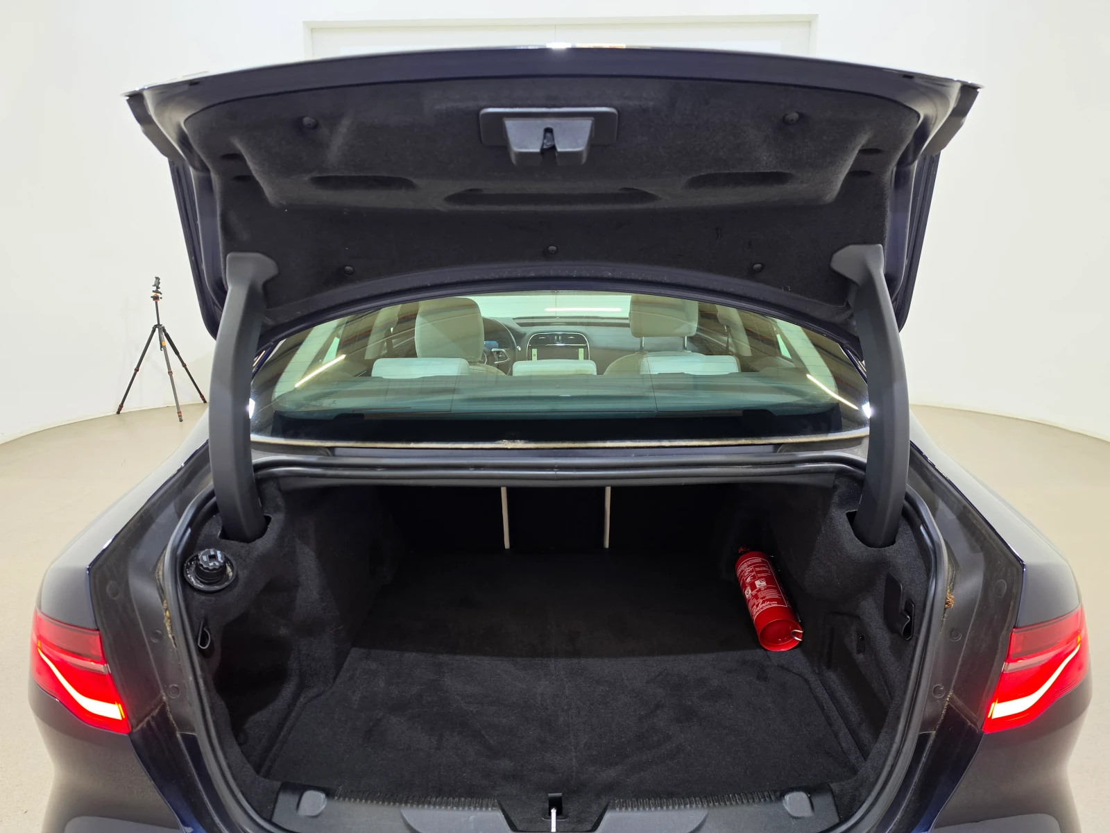 Jaguar XE LED-Xenon Navi-Pro Leather KeylessGo Camera 360 | Mobile.bg � ����������� 8
