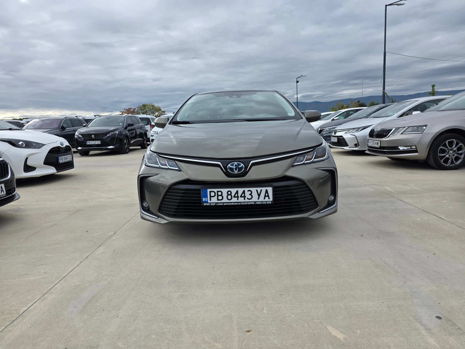 Toyota Corolla 1, 8-HYBRID A/T 122�� | Mobile.bg � ����������� 8