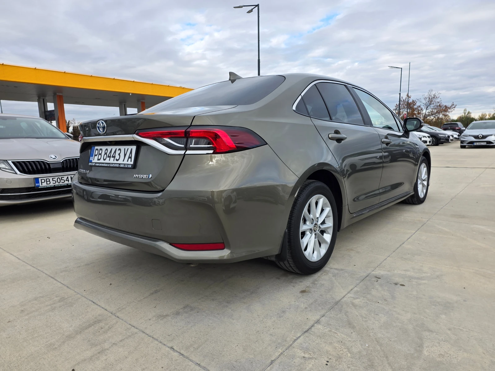 Toyota Corolla 1, 8-HYBRID A/T 122�� | Mobile.bg � ����������� 5