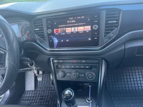 VW T-Roc 1.6 дизел Full екстри Park pilot 6 скорости, снимка 15