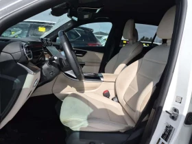 Mercedes-Benz GLC 300 CARFAX /Кожа/Нави/Подгрев/Панорама/2 ключа, снимка 6