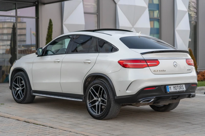 Mercedes-Benz GLE 350 AMG Panorama Distronic 360 камери Airmatic, снимка 6 - Автомобили и джипове - 48412559