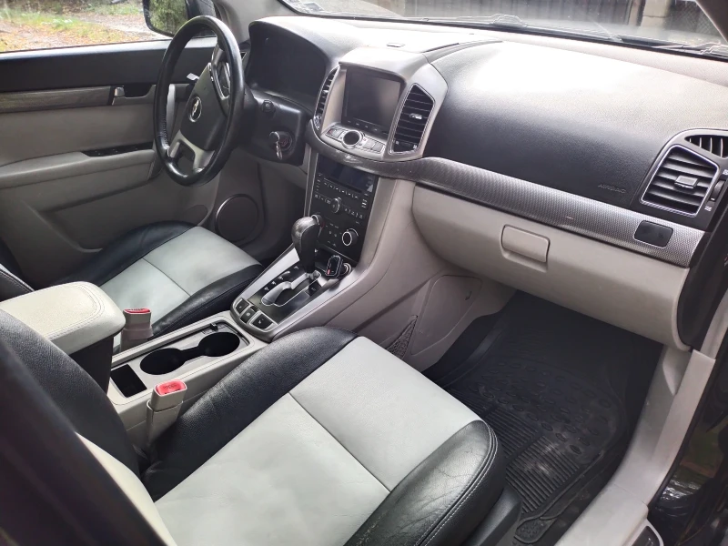 Chevrolet Captiva, снимка 9 - Автомобили и джипове - 52090138